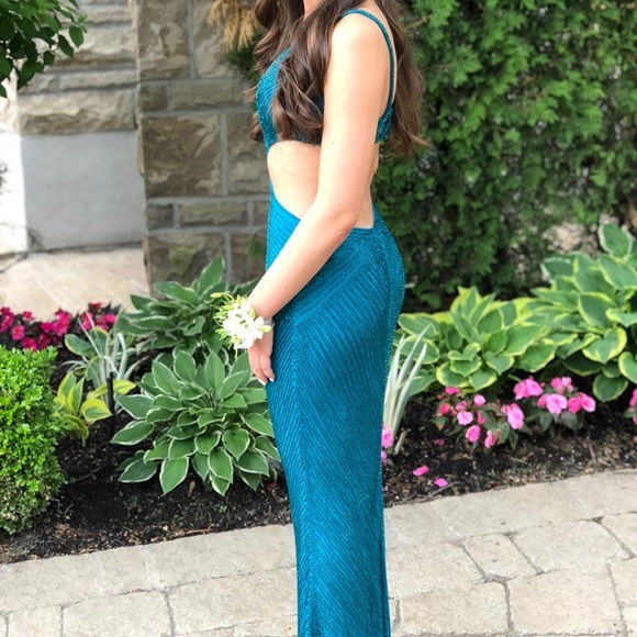 Prom dress from OhLaLa boutique - Picture 2 of 2